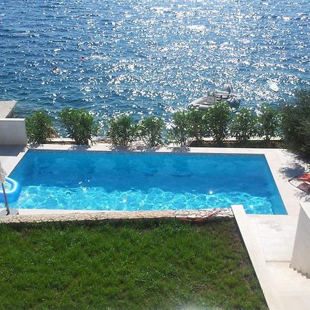 Apartments Niana With Heated Seawater Swimingpool Donji Okrug  Buitenkant foto