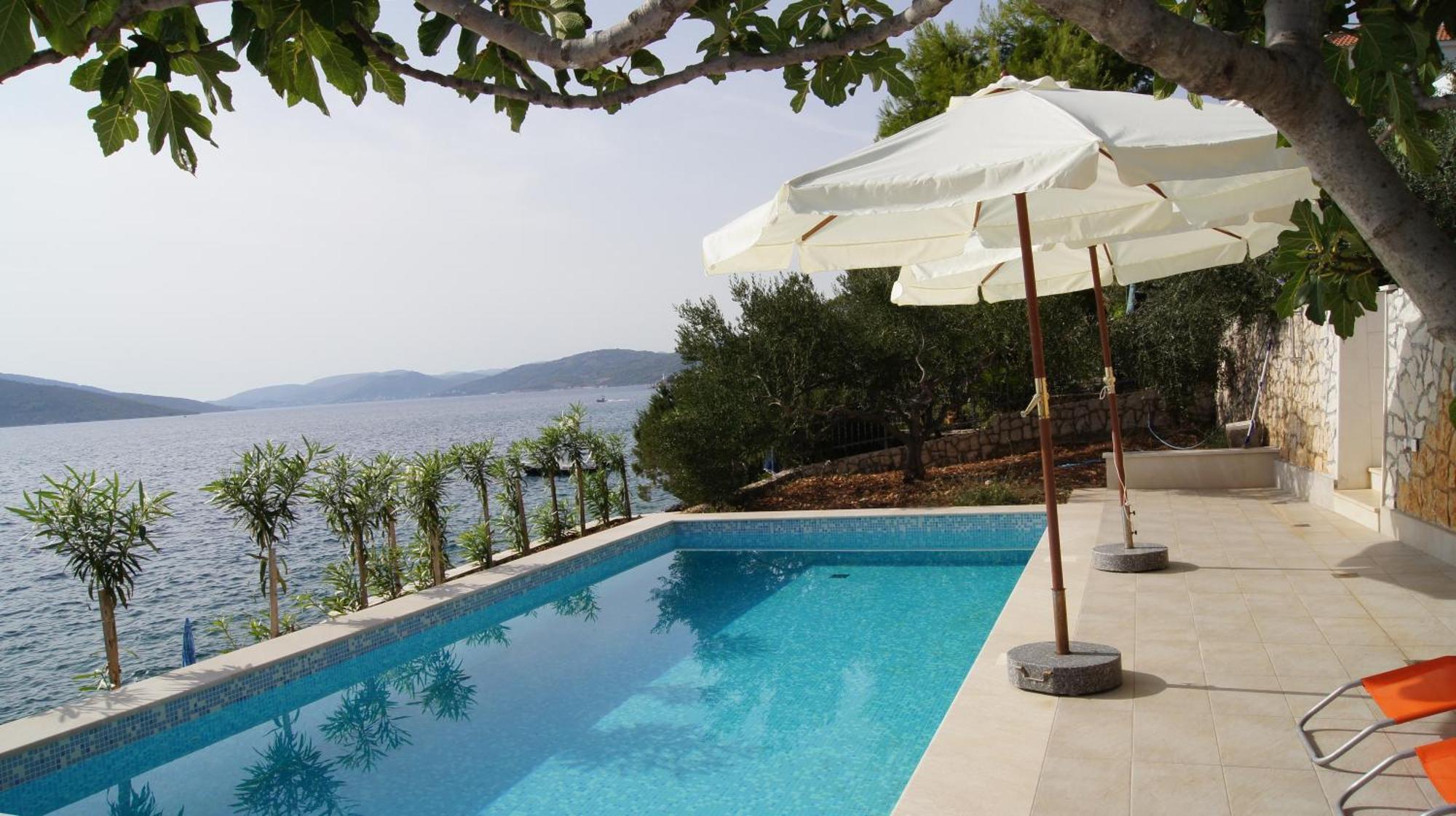 Apartments Niana With Heated Seawater Swimingpool Donji Okrug  Buitenkant foto