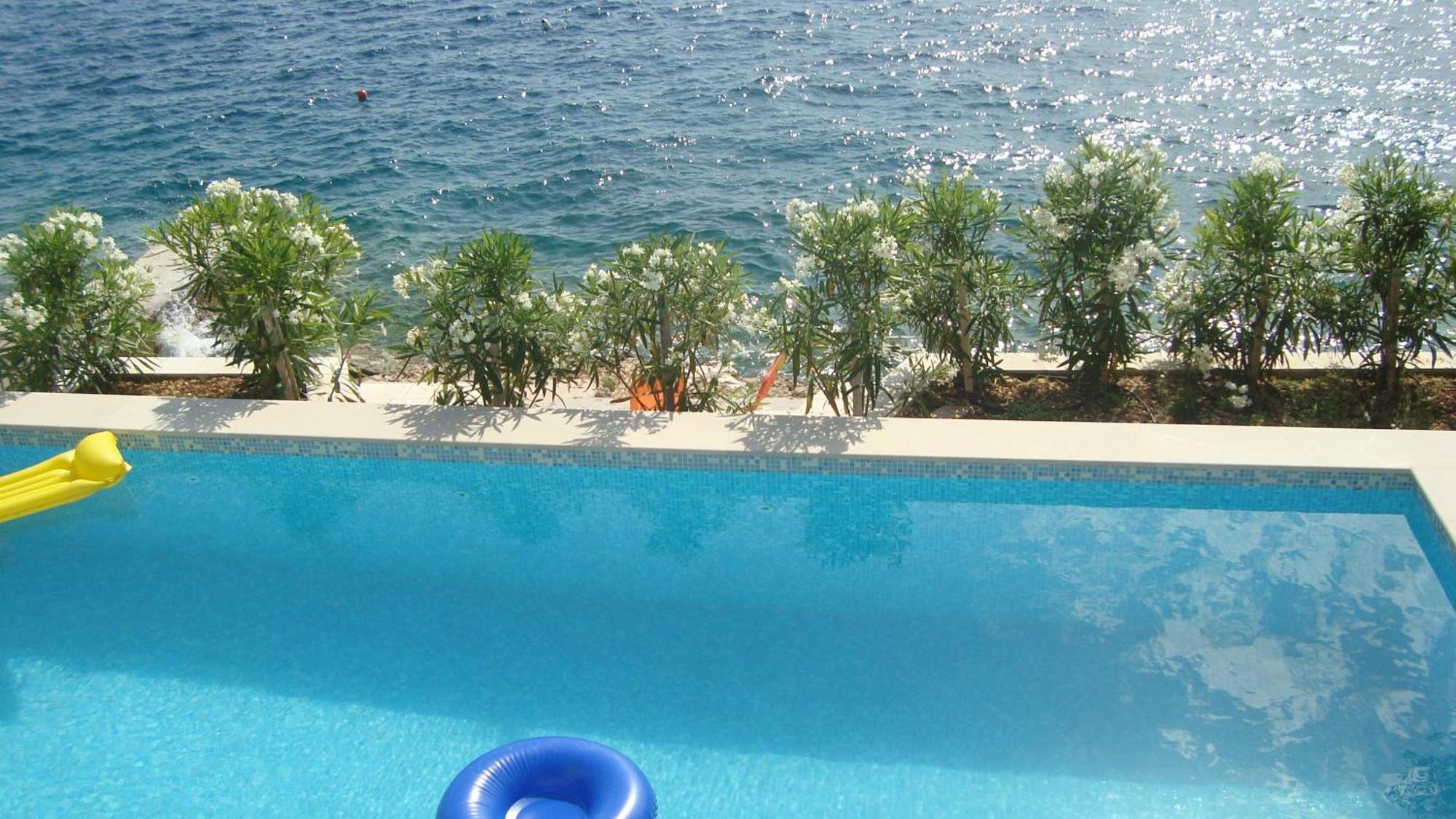 Apartments Niana With Heated Seawater Swimingpool Donji Okrug  Buitenkant foto