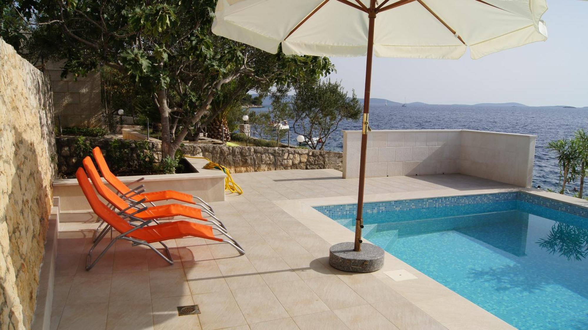 Apartments Niana With Heated Seawater Swimingpool Donji Okrug  Buitenkant foto