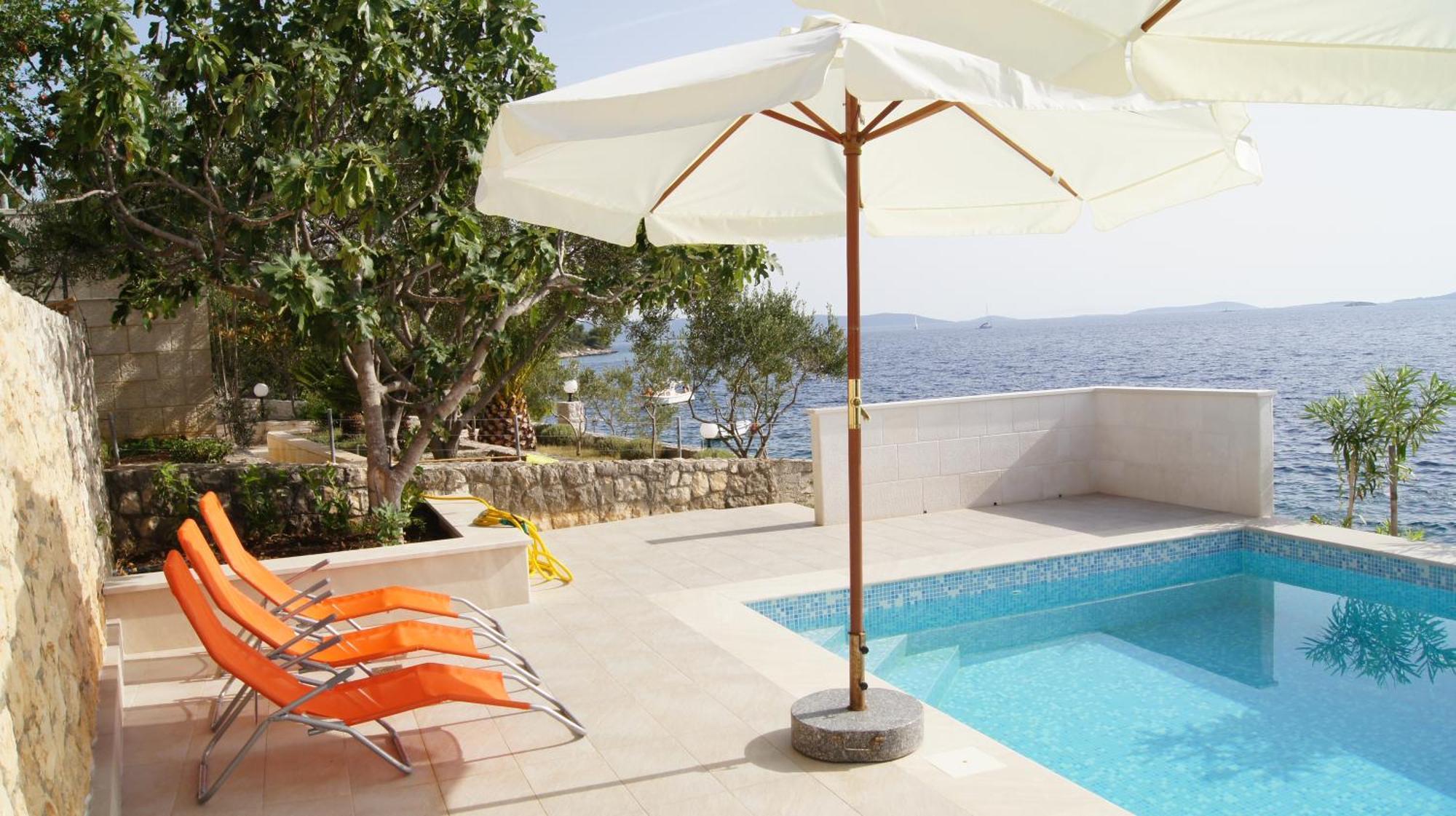 Apartments Niana With Heated Seawater Swimingpool Donji Okrug  Buitenkant foto