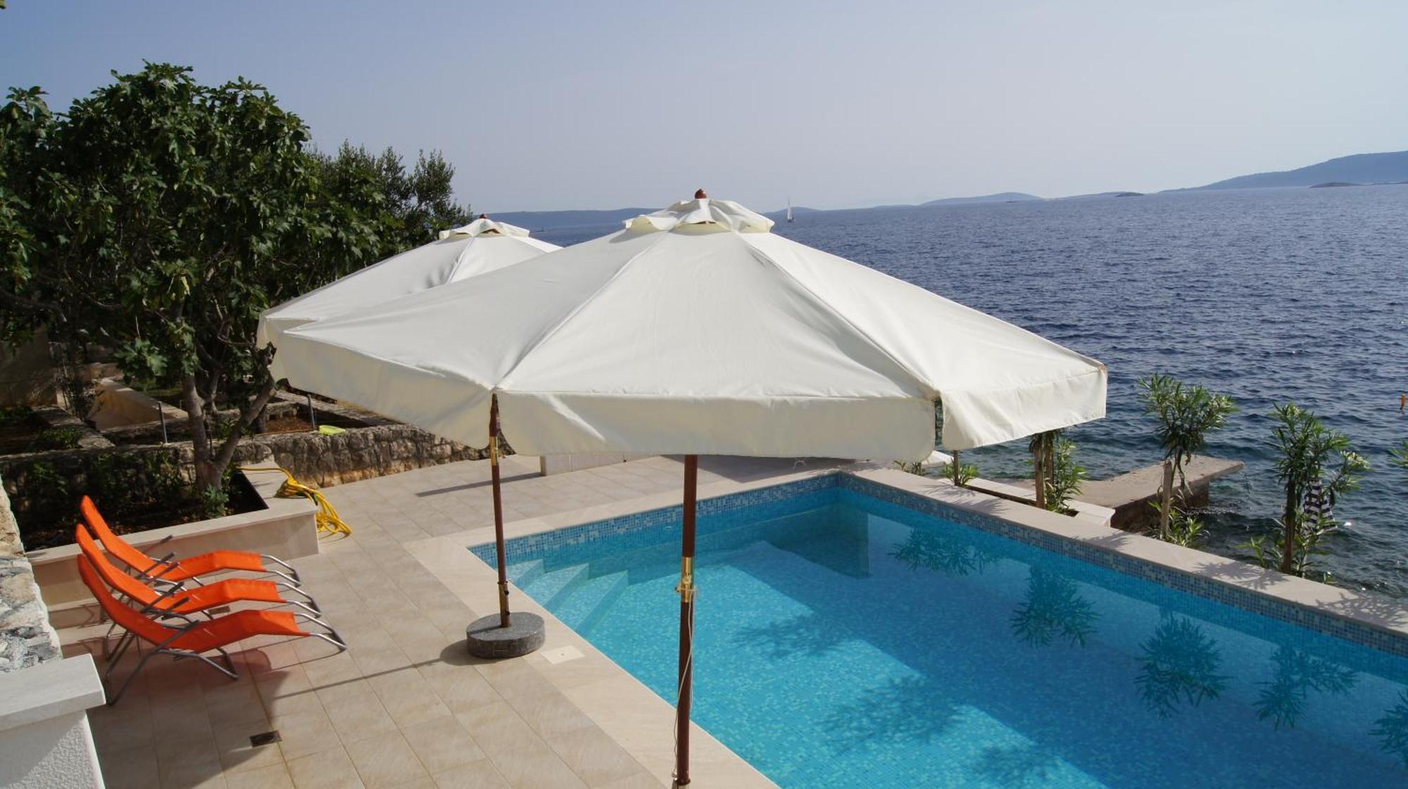 Apartments Niana With Heated Seawater Swimingpool Donji Okrug  Buitenkant foto