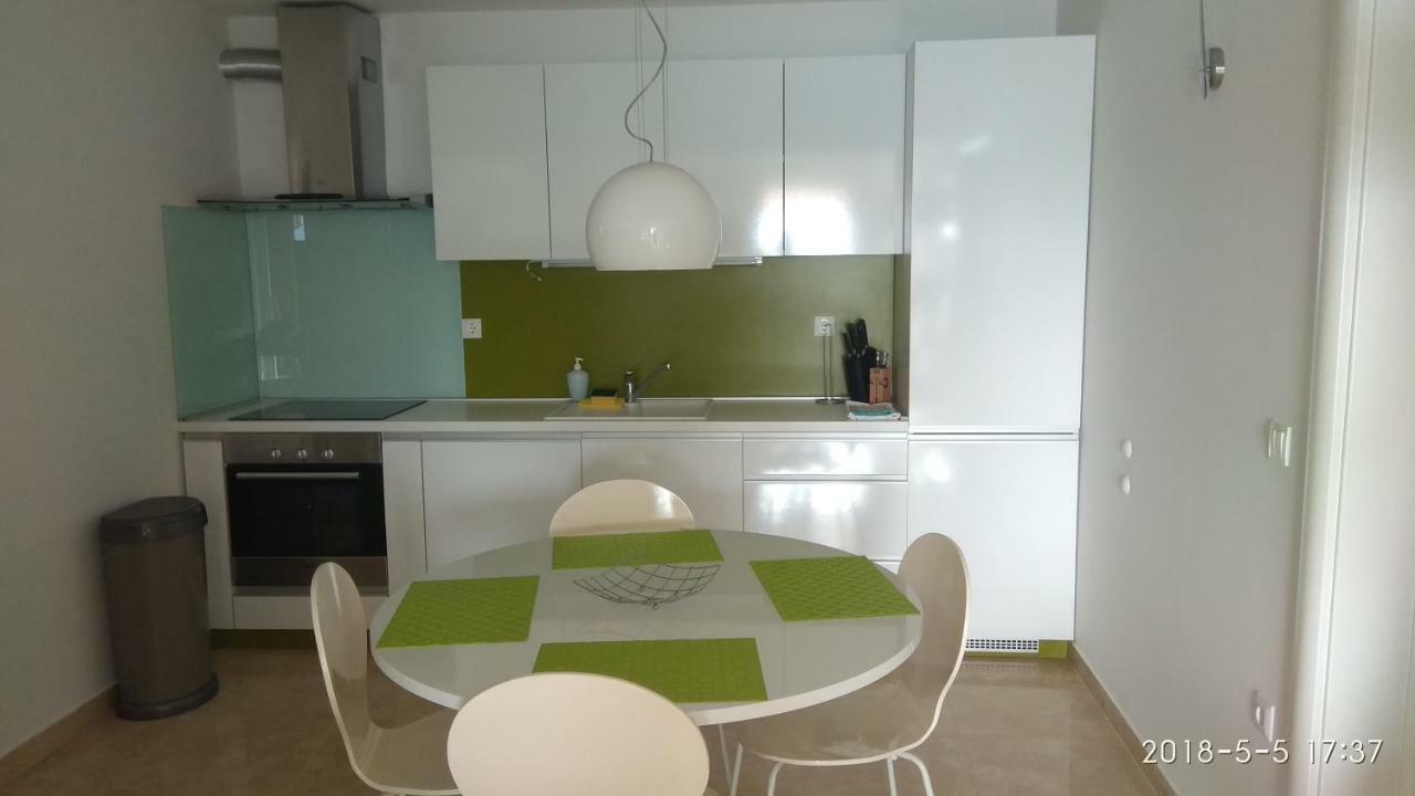 Apartments Niana With Heated Seawater Swimingpool Donji Okrug  Buitenkant foto