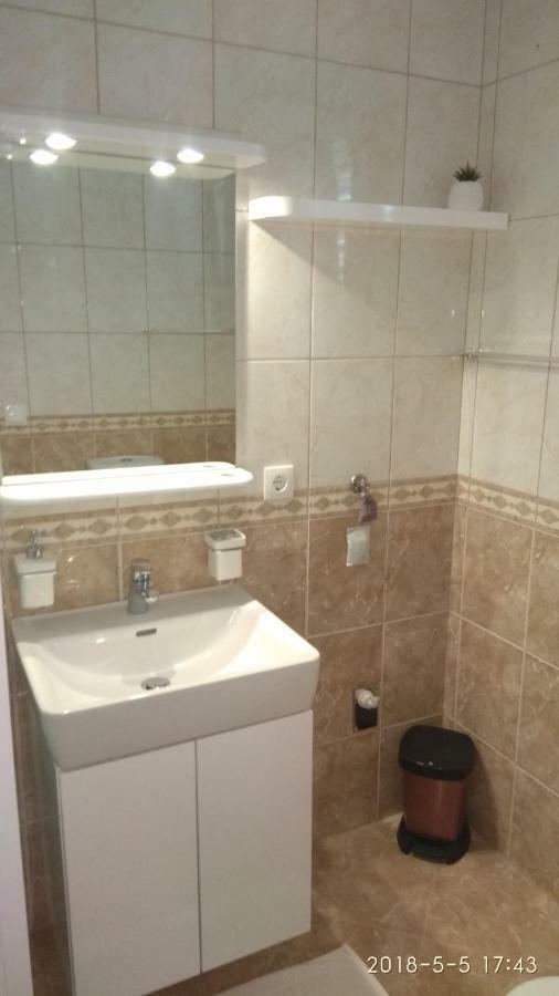 Apartments Niana With Heated Seawater Swimingpool Donji Okrug  Buitenkant foto