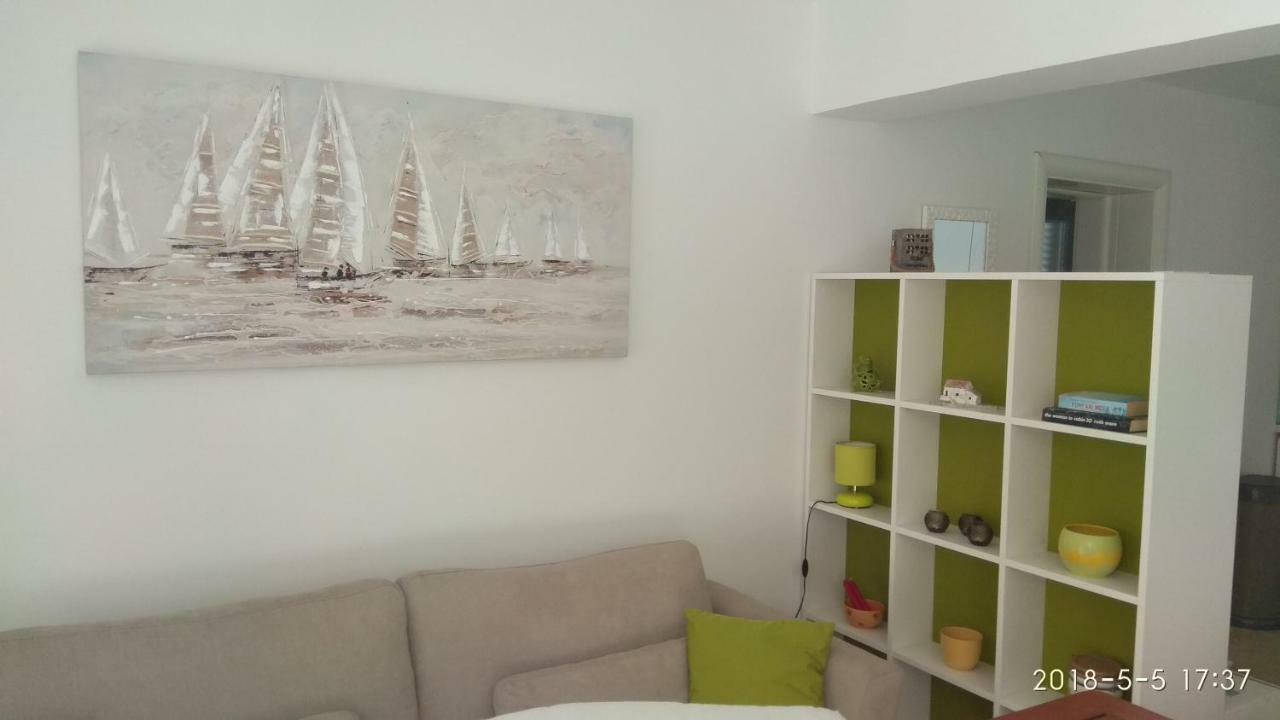 Apartments Niana With Heated Seawater Swimingpool Donji Okrug  Buitenkant foto