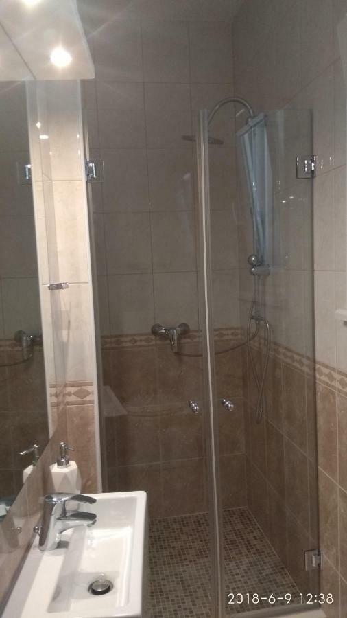 Apartments Niana With Heated Seawater Swimingpool Donji Okrug  Buitenkant foto